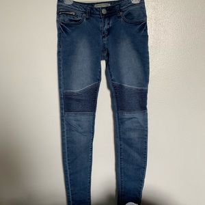 Low rise skinny jeans